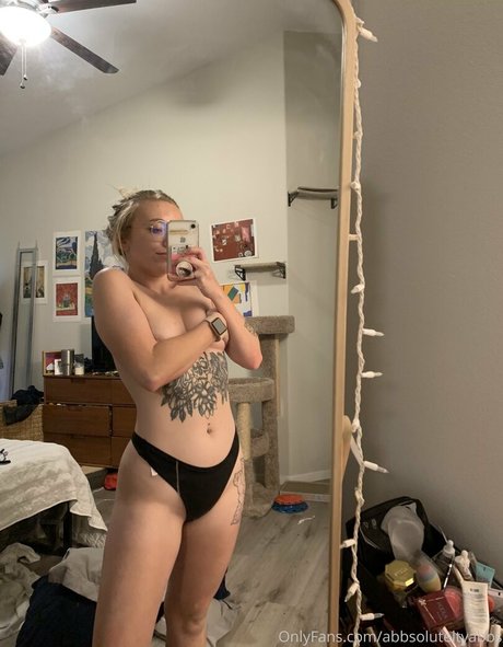 美しい足 OnlyFans 無料セクシー 写真