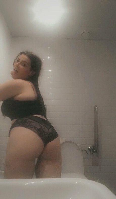 曲線美の熟女OnlyFans ホットヌード ギャラリー