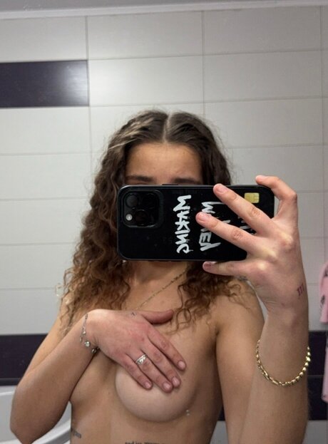 美しいベイビーOnlyFans ホットポルノ 画像