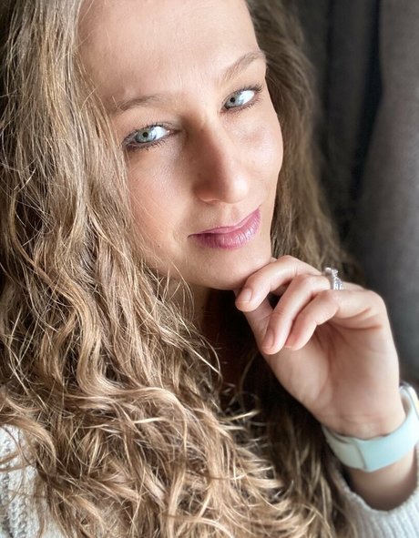 黒髪の熟女OnlyFans セックス アーカイブ