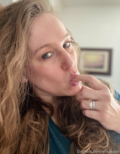 金髪の小柄なOnlyFans セクシーヌード アーカイブ