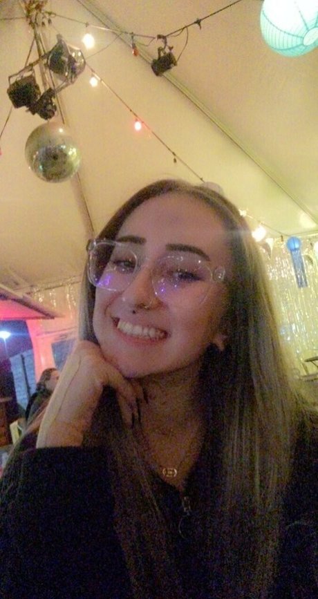 blamevalerie ポルノ女優 写真