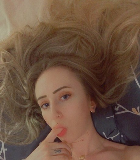 blamevalerie ヌードモデル 写真