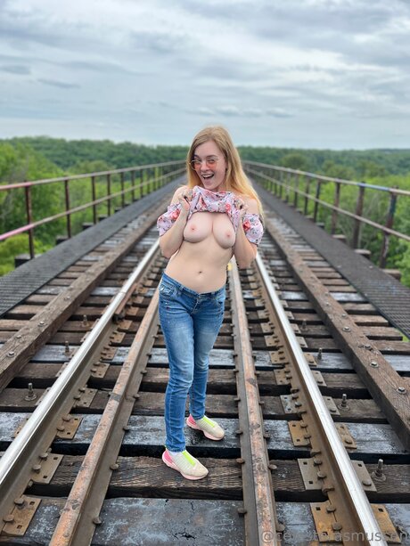 celesterasmussen 完璧なスター アーカイブ