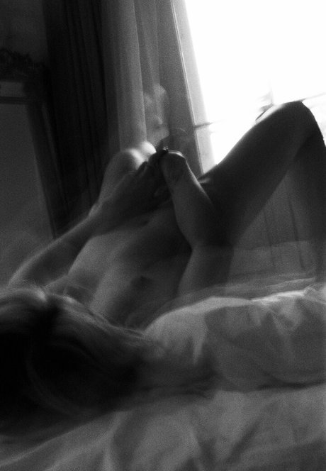 ドイツのアマチュアOnlyFans アートヌード 写真