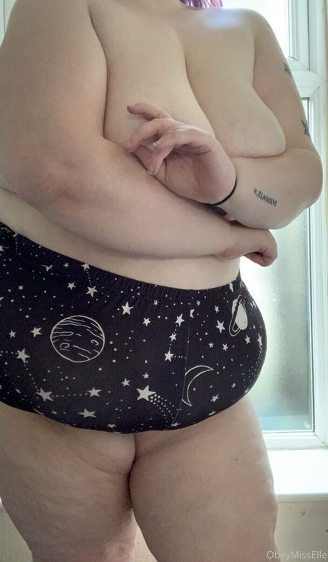 obeymisselle ポルノスター アート アーカイブ