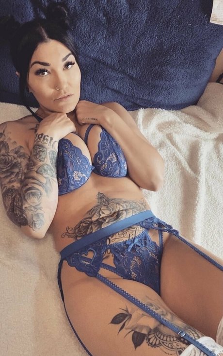tatted baddie69 top profile image