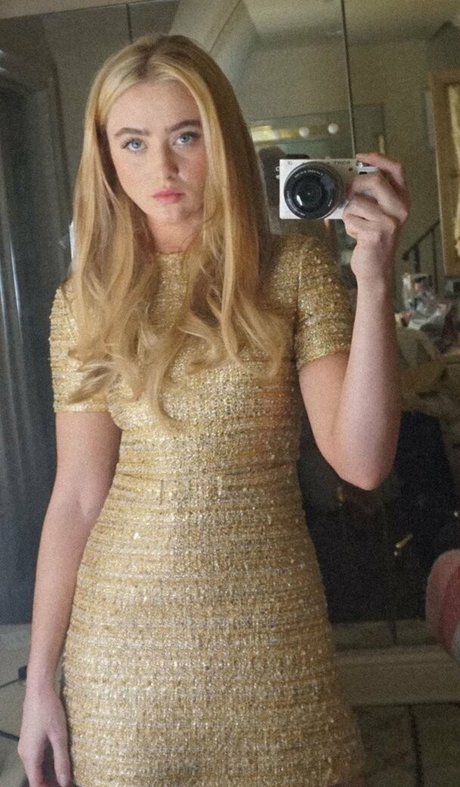 Kathryn Newton ヌードのポルノスター 写真