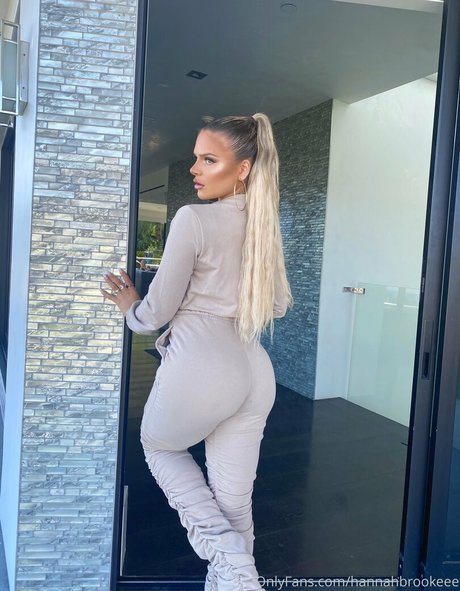 サッカーママOnlyFans 美しいヌード 写真