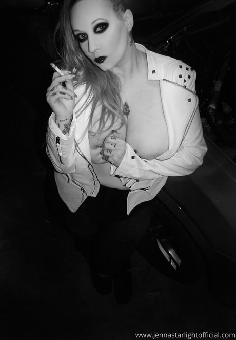 jennastarlightfree セックス女優 写真