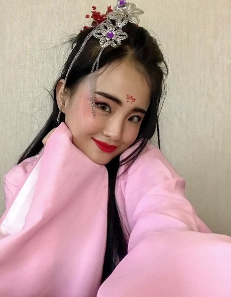 裸のトゥインクOnlyFans 無料裸 写真