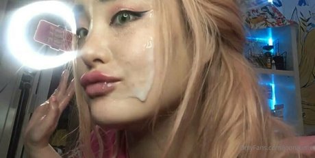 若いティーンのOnlyFans 裸 写真