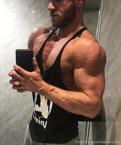 ボディビルダーカップルOnlyFans ポルノ 写真