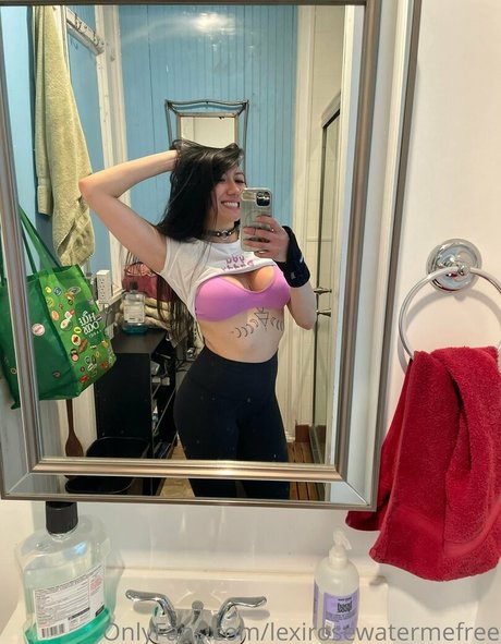 lexirosewatermefree かわいいポルノスター 画像