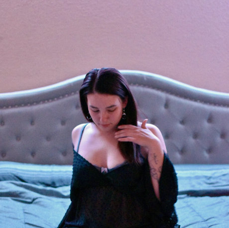 lyssaugust セクシーなスター 写真