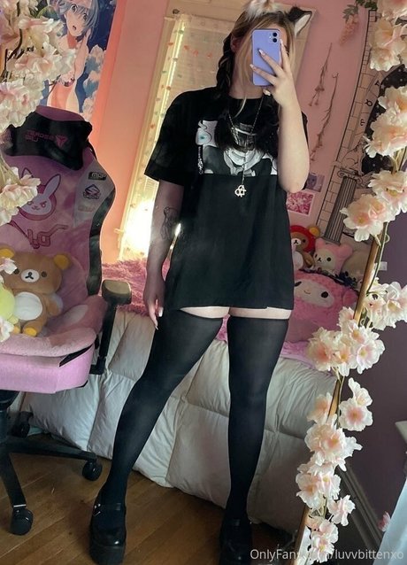 スリムな熟女OnlyFans ポルノグラフィック ギャラリー