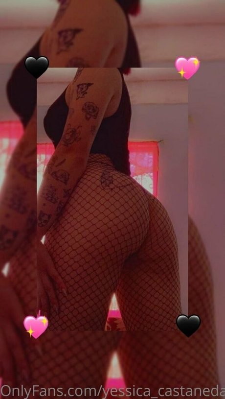 18歳のOnlyFans セクシーヌード 画像