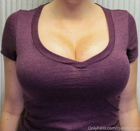 danidoreen アダルトスター 写真