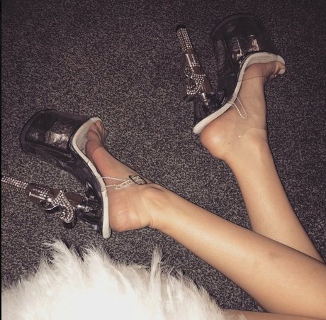 アジア人のタトゥー OnlyFans 限定 ギャラリー