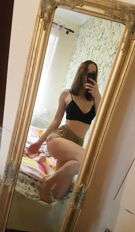 アヘ顔 OnlyFans 美しいヌード 画像