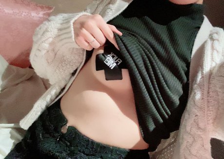 Minori Natsume ポルノスター 画像