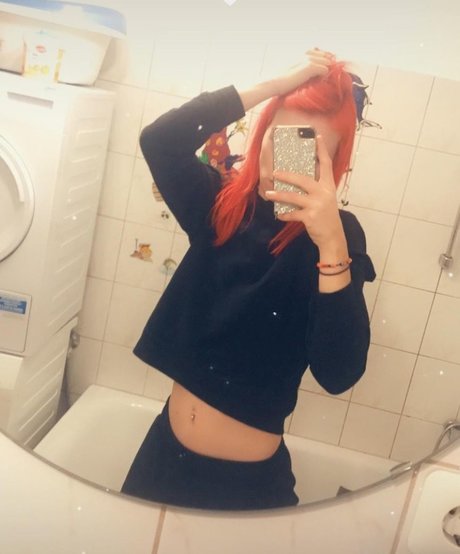 Gina gzuz ポルノモデル ギャラリー