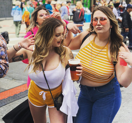 itssbriibitchh ポルノモデル 画像