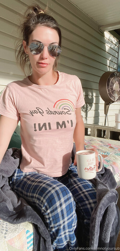 iamnotyoursub アダルトモデル 写真