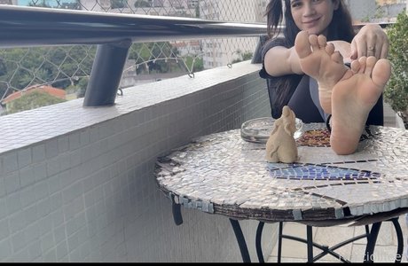 ルビーオンリーファン セクシーヌード アーカイブ