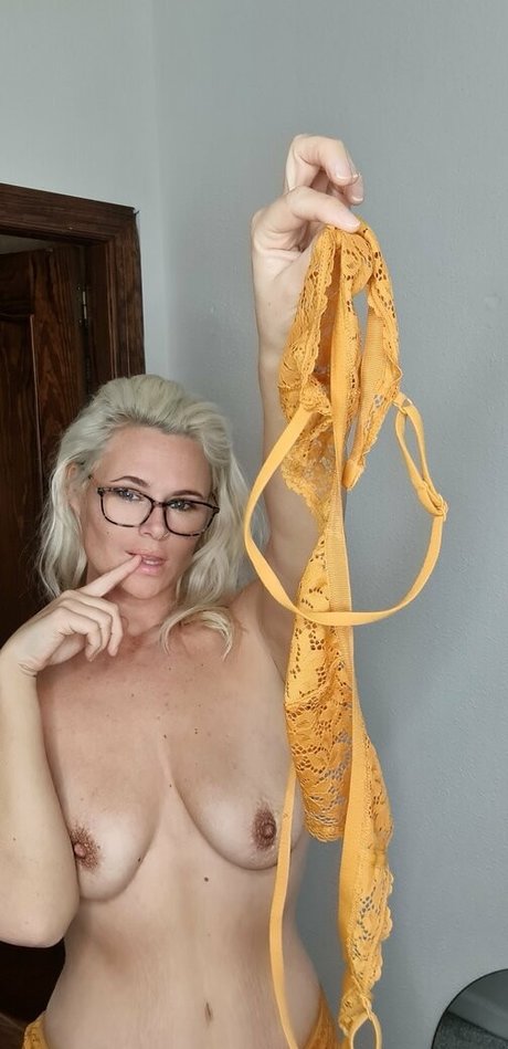 ジーンズのお尻OnlyFans 無料ヌード アーカイブ