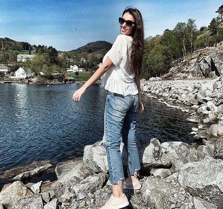 Gulia スター 裸 画像