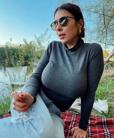 Gulia 完璧な女優 画像