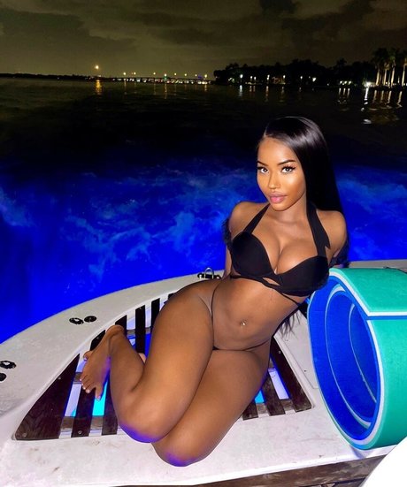 Ninarari ポルノスター 画像