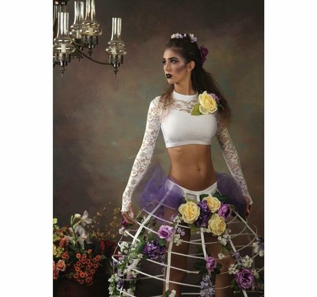 ティーングラスオンリーファン 美しいヌード 画像