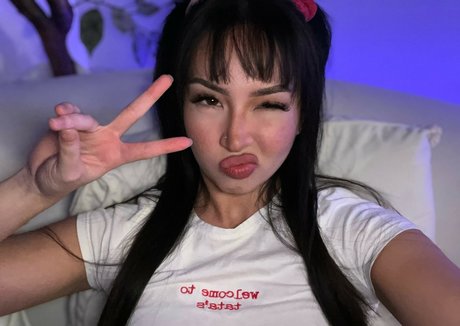 ニューハーフ 熟女 OnlyFans エロチック 画像