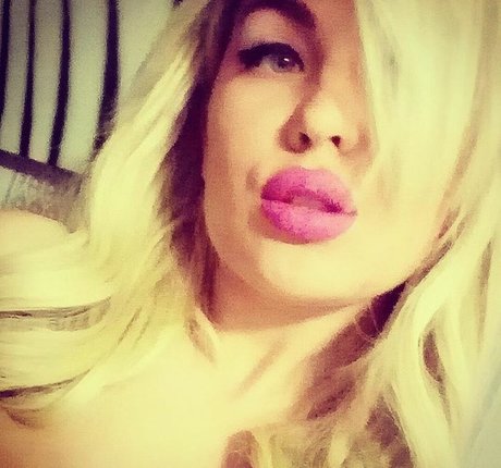 セクシーなブロンドのOnlyFans 無料セクシー 画像