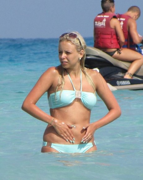 大きな黒い猫OnlyFans 美しいxxx 画像