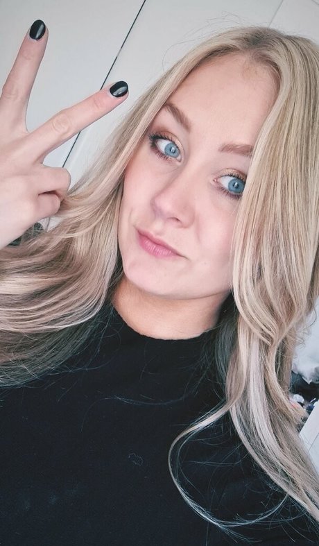 巨乳とお尻のOnlyFans ホットセクシー 画像