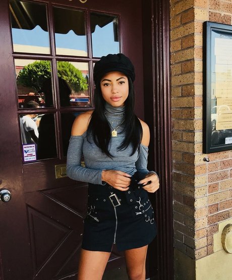 大きな黒いお尻のOnlyFans ポルノ ギャラリー