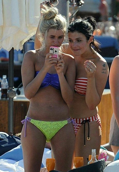 Emmerdale s Charley Webb xxxスター アーカイブ