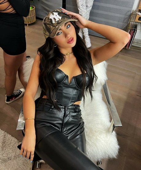 アマチュアペッギングOnlyFans ホットヌード ギャラリー