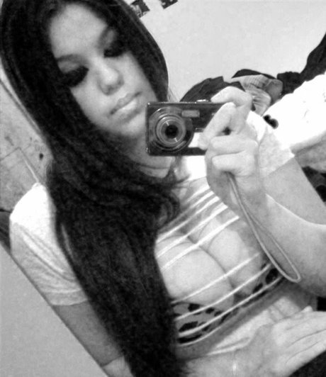 大きな乳首OnlyFans 美しいヌード 画像