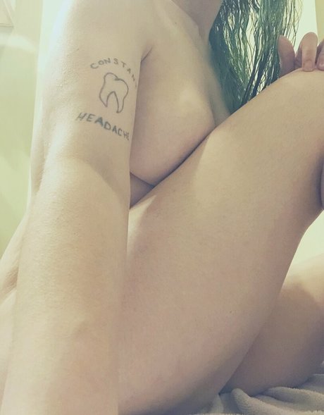 タトゥーオンリーファン セクシー 写真