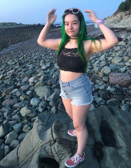 エモオンリーファン ホットヌード 写真