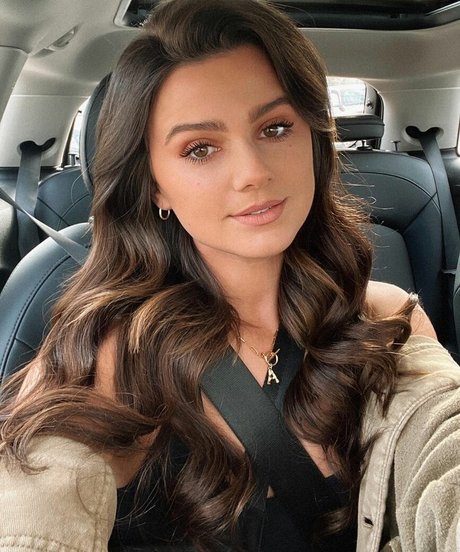 金髪の大学のOnlyFans ホットポルノ 画像