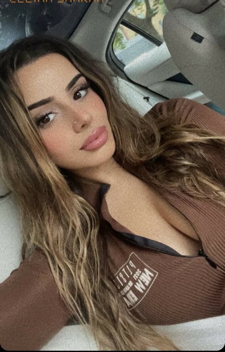 Celina Sharma ポルノスター 画像