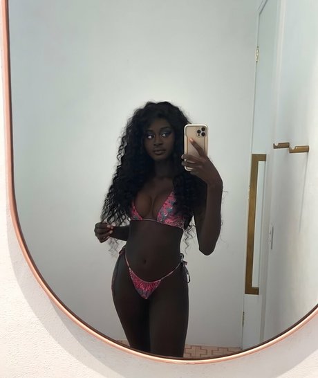 Anyang Deng ヌードのポルノスター 写真