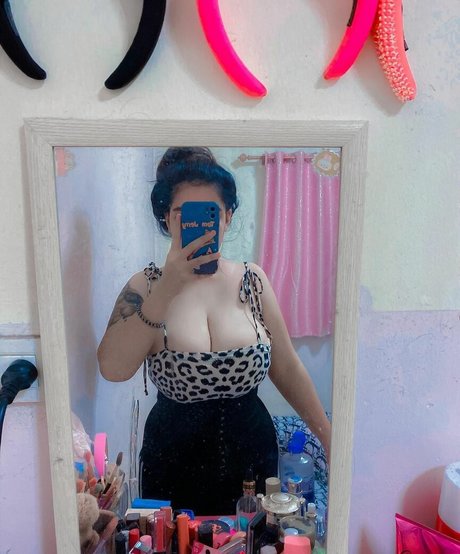 日焼けしたOnlyFans セクシーヌード ギャラリー