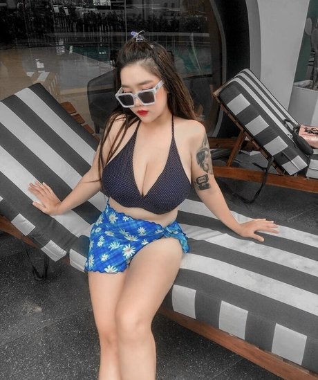 コスプレ フェムボーイ オンリーファンズ セクシーヌード 写真