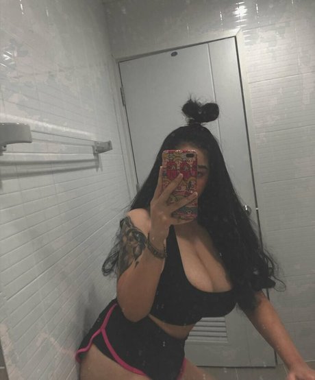 興奮した熟女OnlyFans アート裸 画像